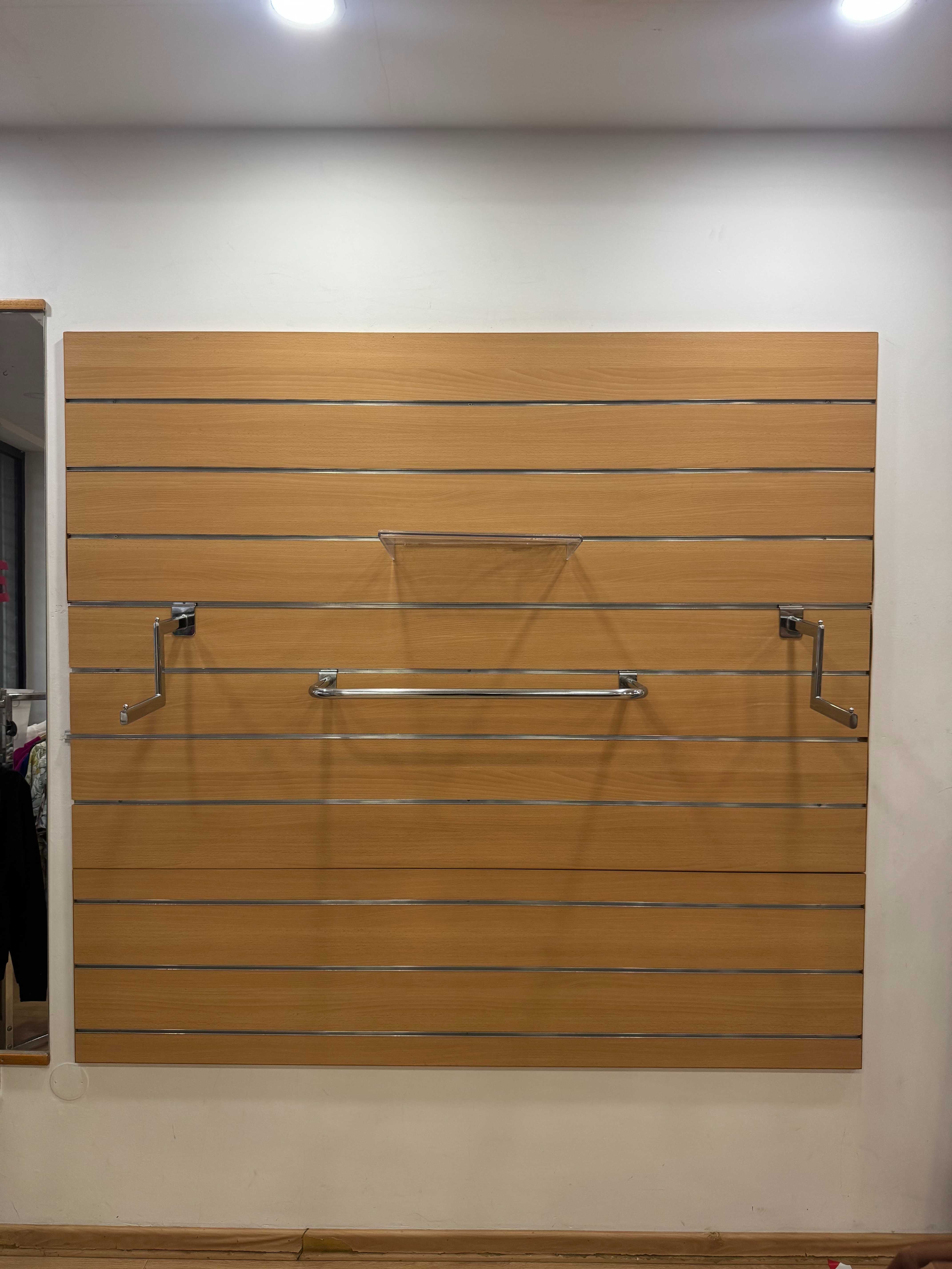 2 Paineis de Exposição para lojas 1.80m de largura e 1.66m de altura