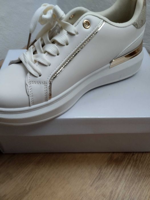 Tennis novos nunca usados confortáveis