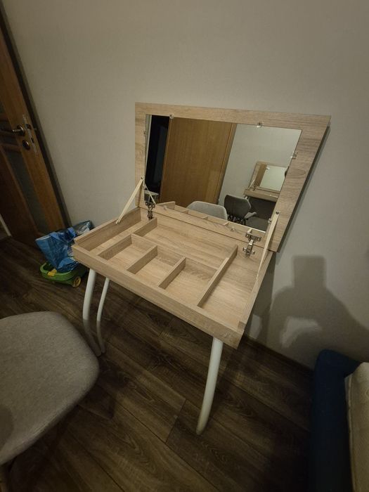 Toaletka + krzesło gratis