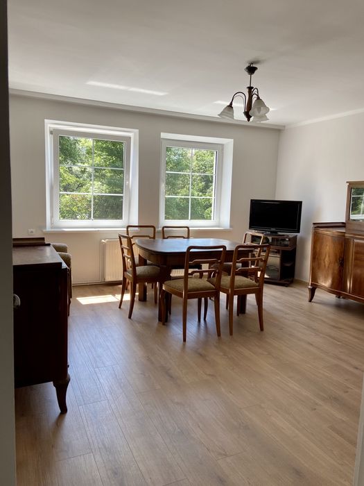 Duży rodziny rozkładany stół z krzesłami - Antyk