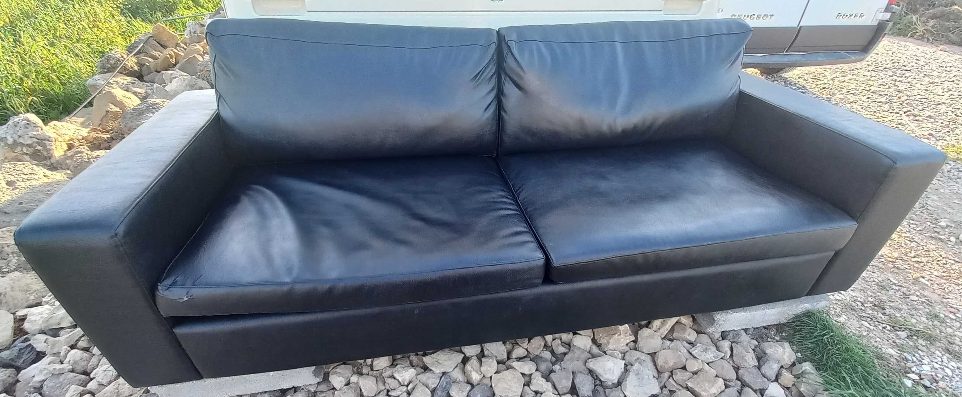Maravilhoso sofá preto de 2,5m
