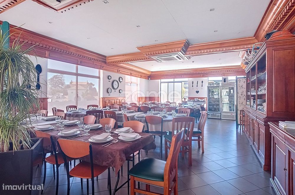 Imóvel comercial com restaurante em funcionamento | Luso
