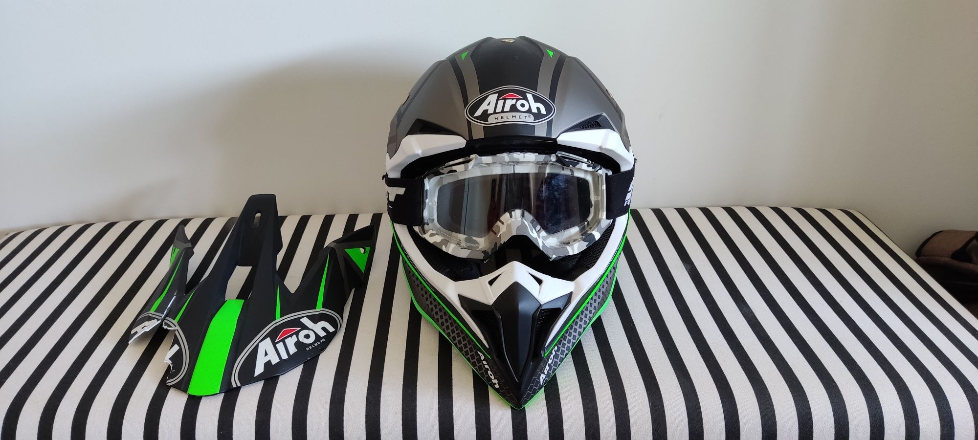 Capacete AIROH Wraap Mood Green Matt