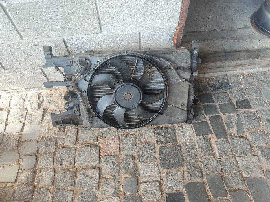 Комплект. Вентилятор з радіаторами. ( Opel Astra J 1.7)