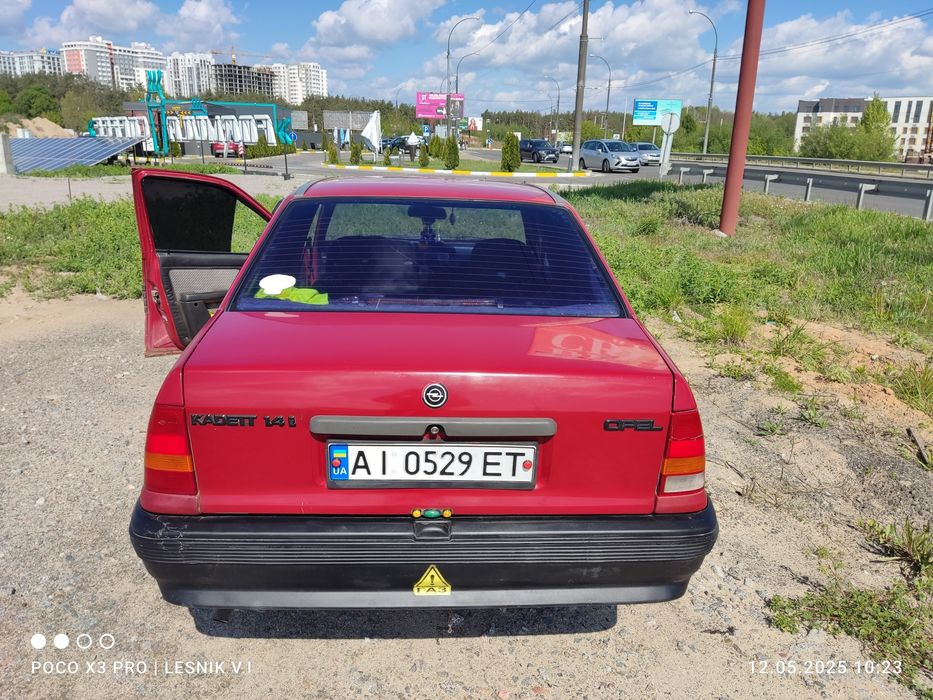 Машина Opel kadett 1.4 газ/бензин