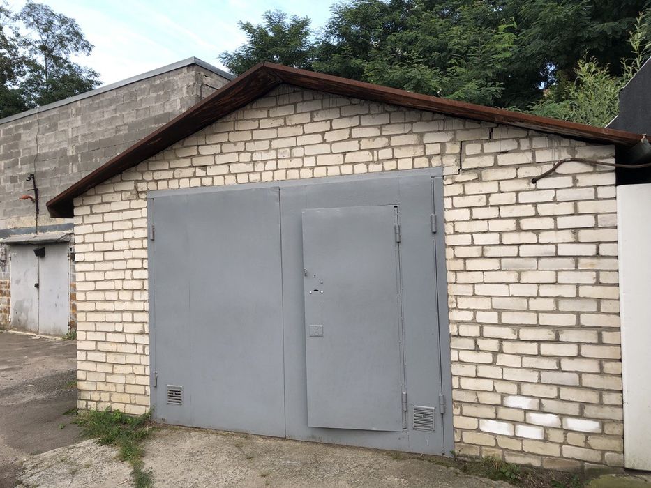 Продам капітальний великий гараж