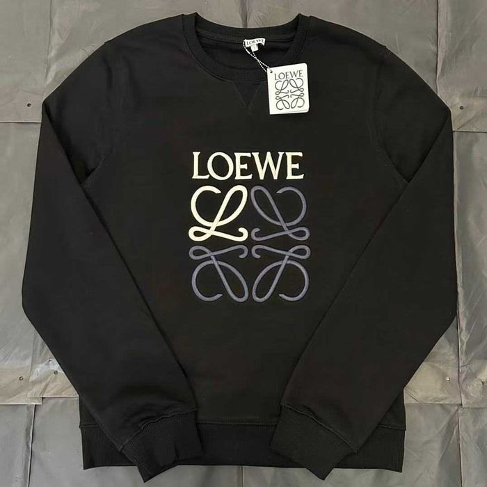 Camisola bordada LOWE feita à mão