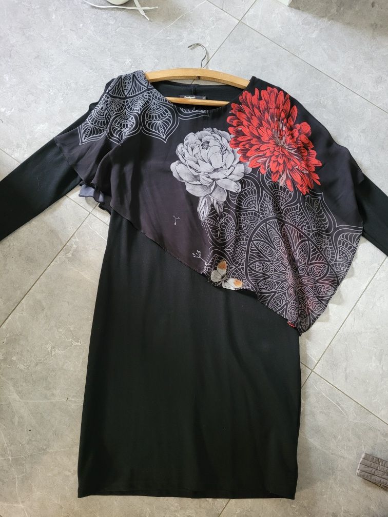 Sukienka Desigual raz noszona