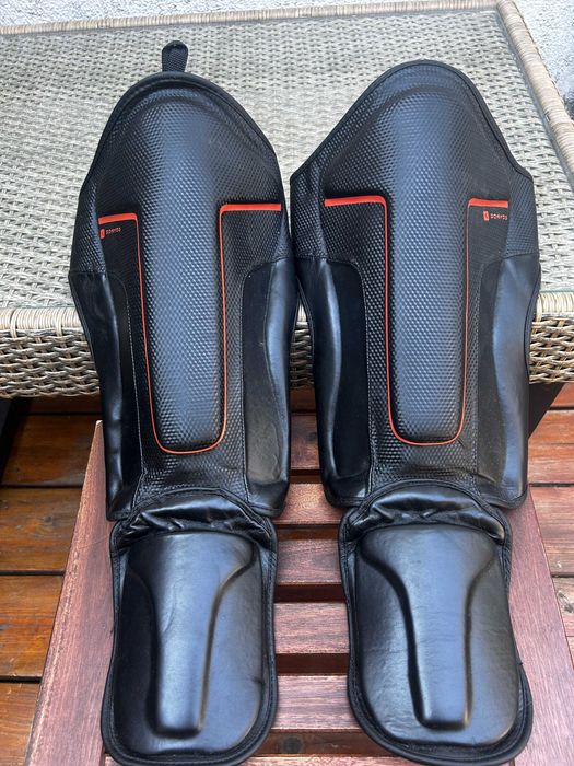 Proteções de canela Domyos (Decathlon)