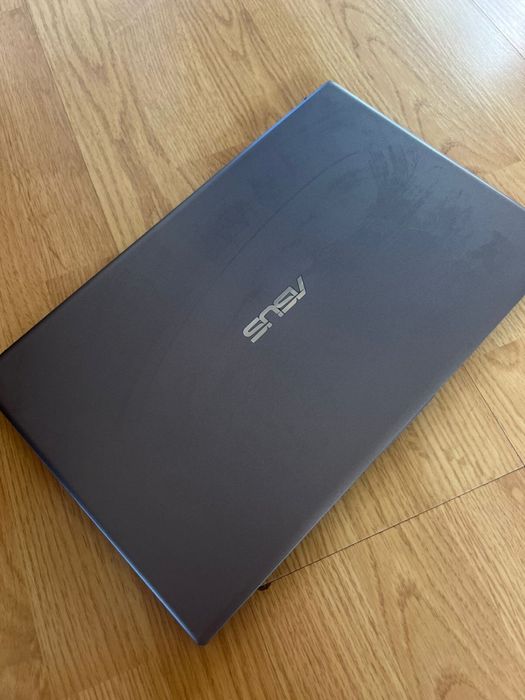 Asus Vivo Book 15 8/512gb i3 10gen