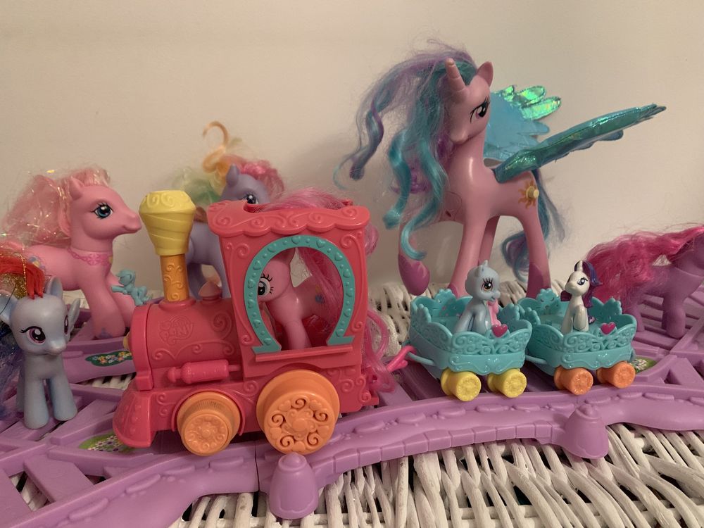 My little pony pociag z torami i figurkami