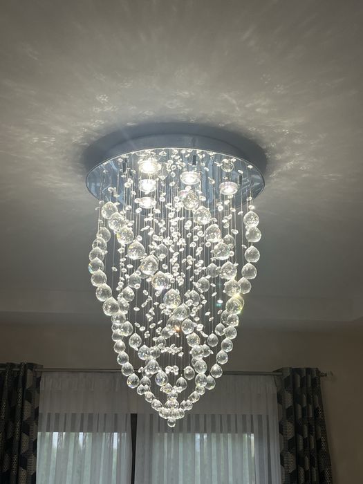 Żyrandol z kryształami