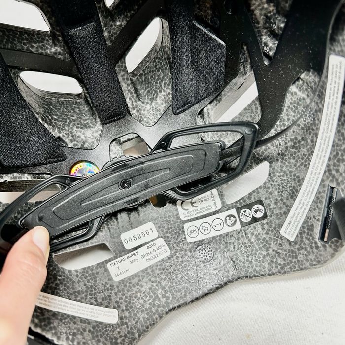 Nowy kask Giro fixture mips II