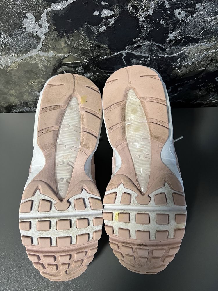 Кросівки жіночі Nike Air Max 95 Pink 38.5р