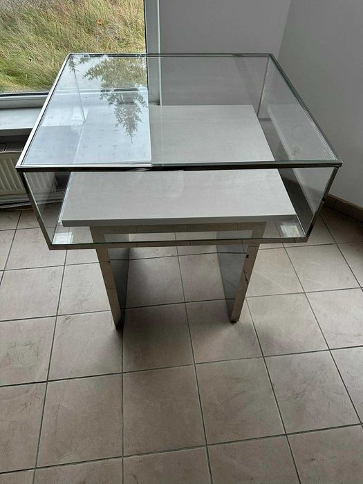 Szafy, witryny, szafki wystawowe, sklepowe glamour