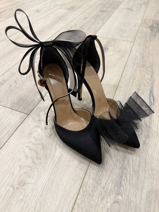 Туфлі атласні з бантиками по типу Джимі Чу  Розмір 39
