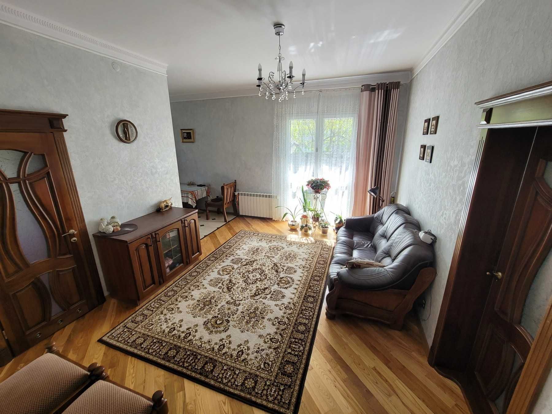 Продаж 5 кімн.  будинку в  Червонограді