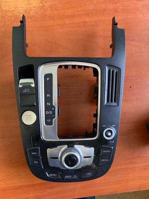 ценральна панель audi MMI