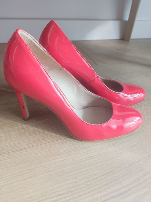 Czółenka Gino Rossi, koral