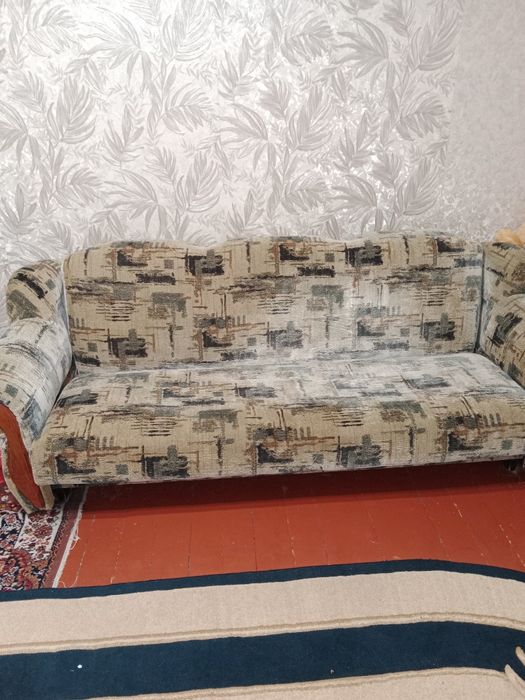 Продам диван книжку