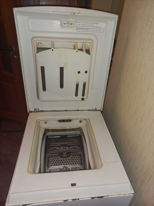 Продам пральну машинку Zanussi (Смарт 5кгАА) б/в на запчастини/ ремонт