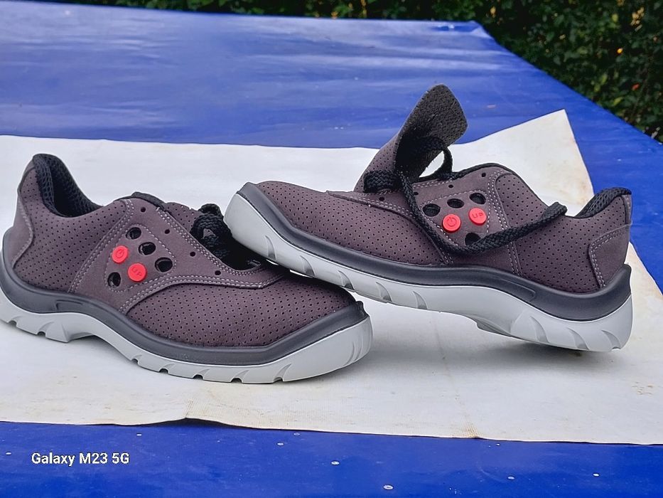 Buty robocze rozm 42 francuskie wzmacniane noski wytrzymałe i solidne