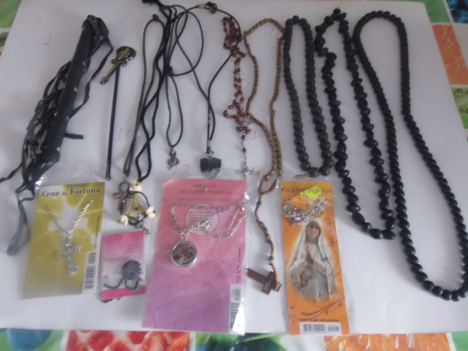 Bijutaria Nº3 Fios + Medalhas