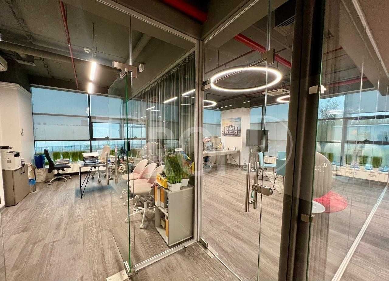 Преміальний LOFT офіс з меблями (1500 м2)
