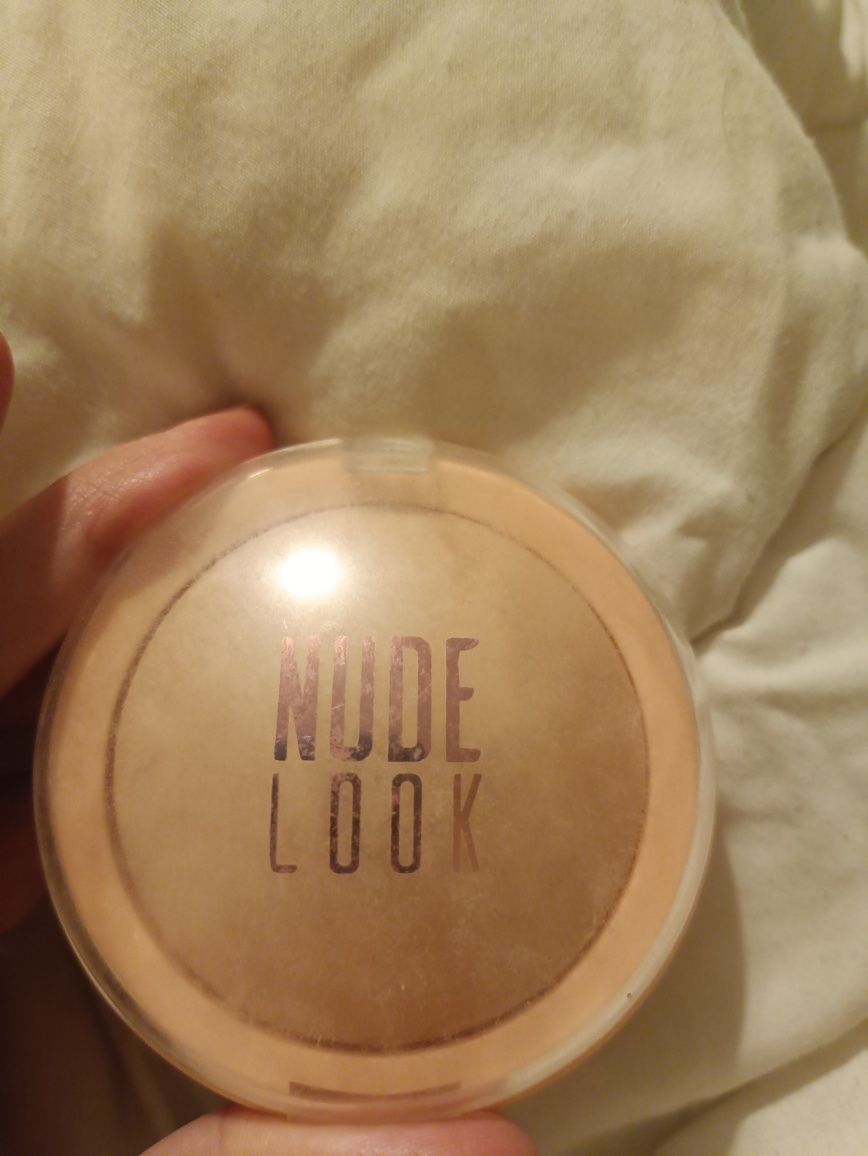 Nude look nude glow puder delikatnie roswietlajacy