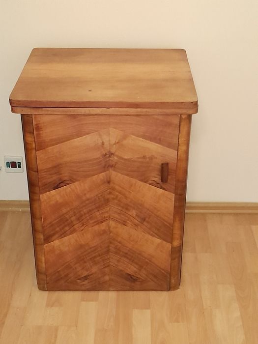 Maszyna do szycia Westa w szafce – retro, sprawna
