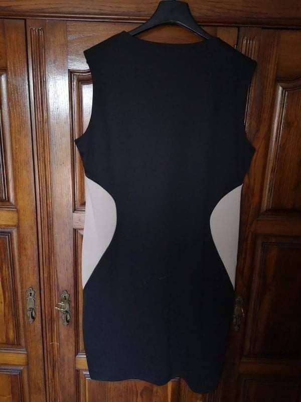 Vestido de mulher 6€
pouco usado