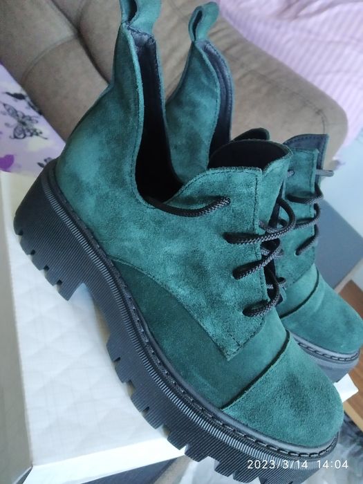 Нові натуральні замшеві боти