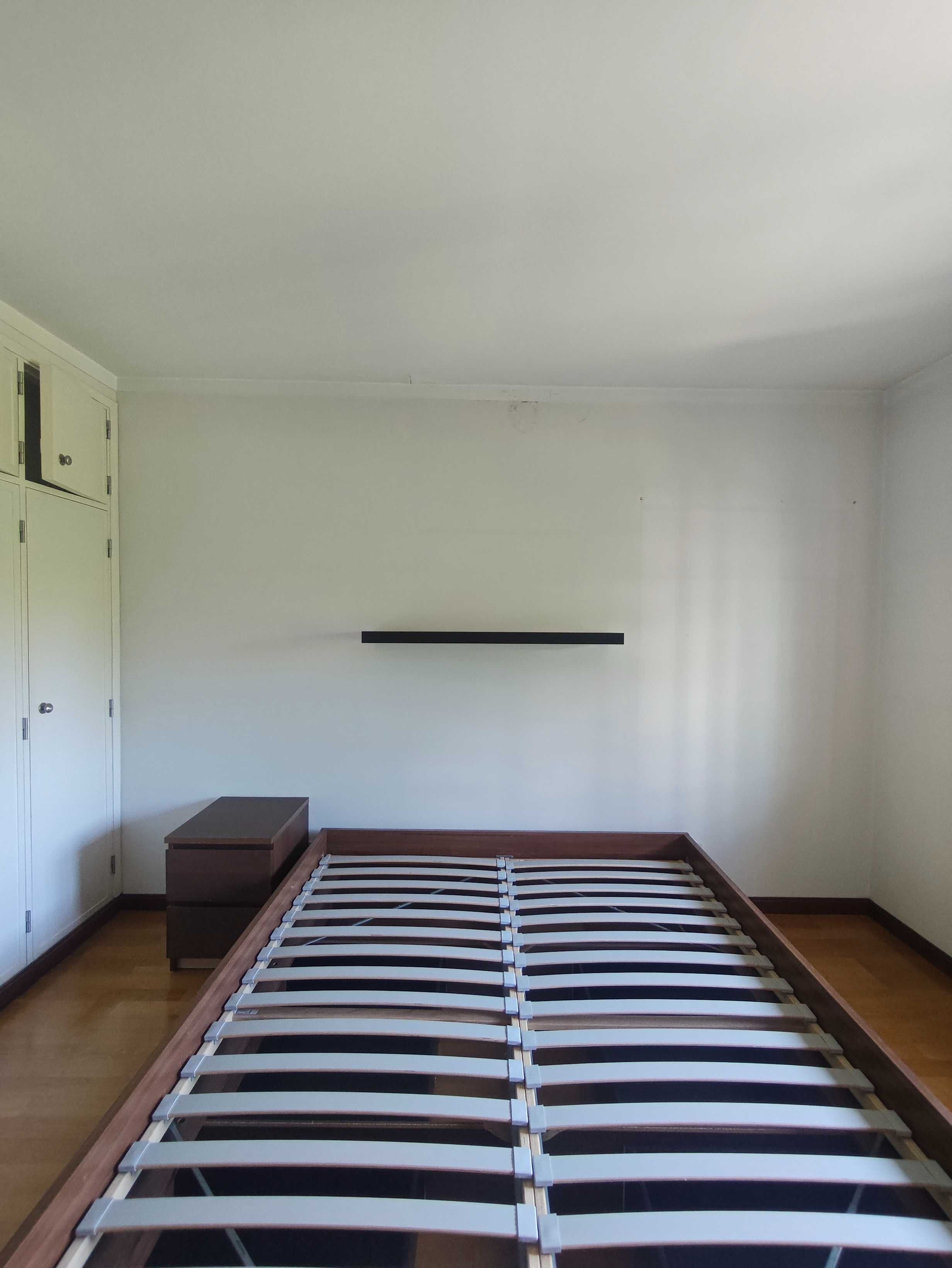 Estrado com arrumação (gavetas) 160x200