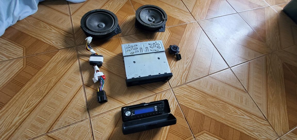 Radio bom pionner