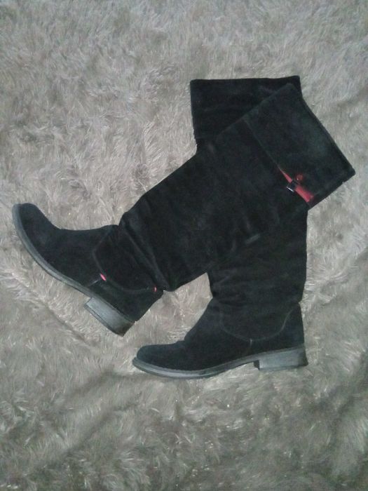 Продам жіночі замшеві чоботи ботфорти