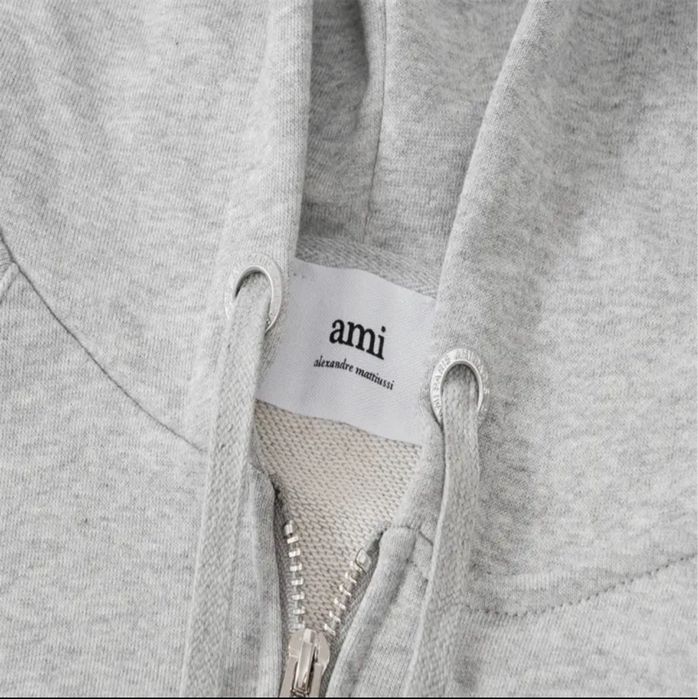 Костюм в стилі AMI