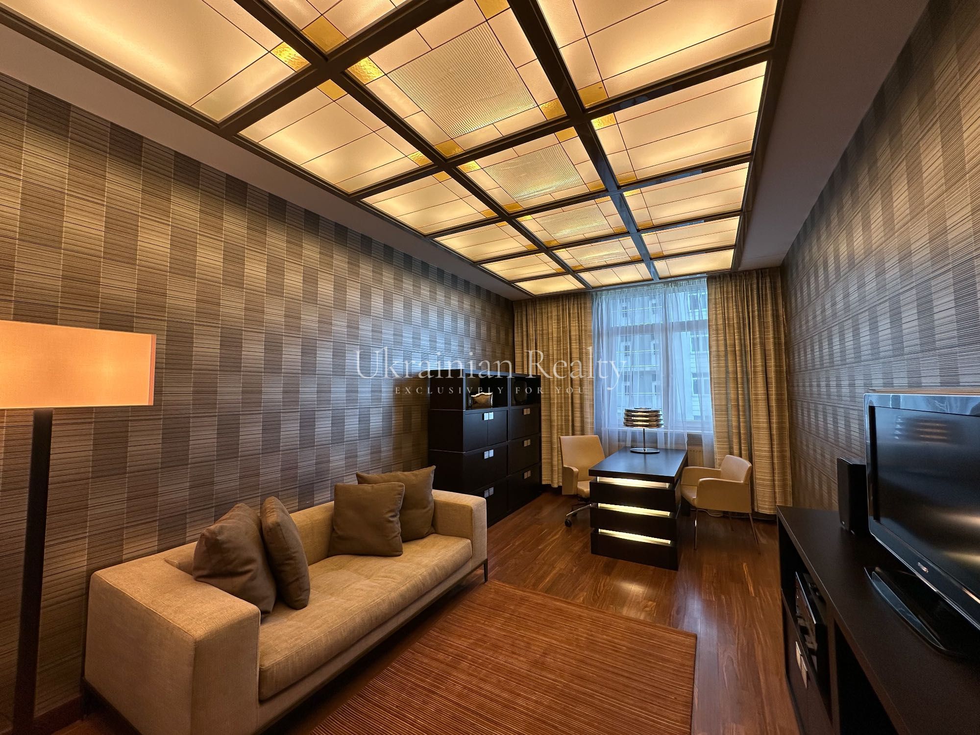 Продаж квартири 299 кв. м. ЖК Тріумф вул. Зверінецька 59
