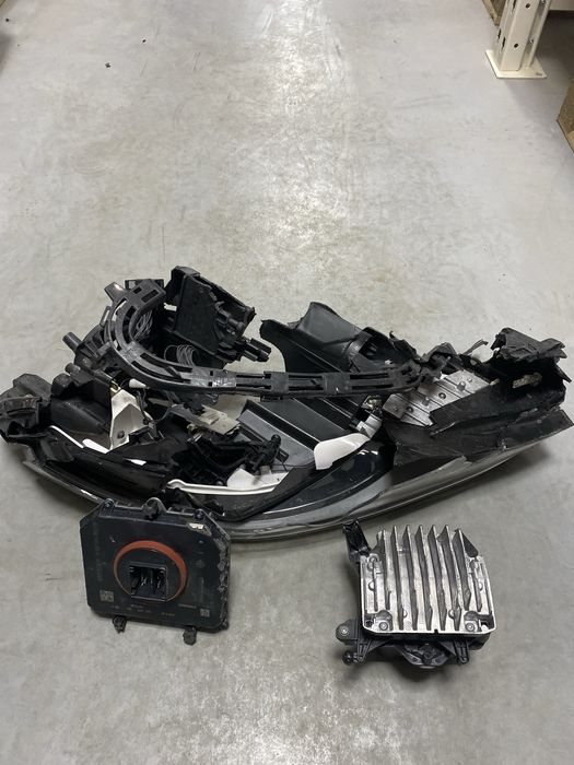 Фара передня (внутрянка) LH Jeep Cherokee kl 19-