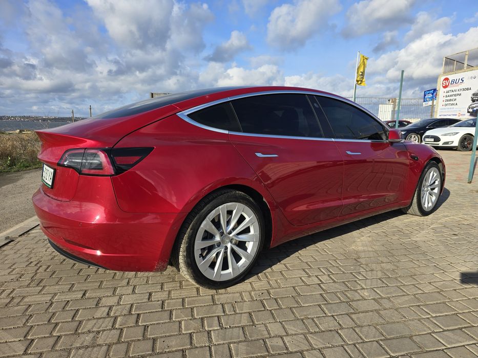 Продам Tesla Model 3