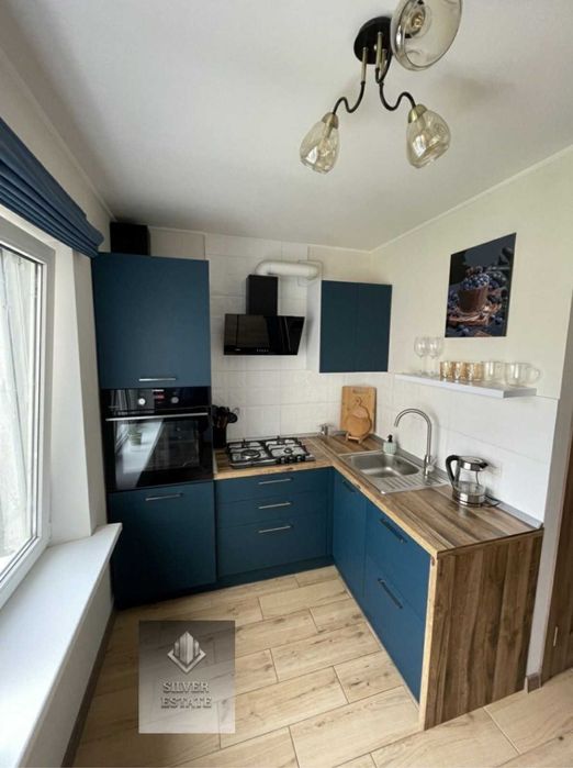 Продається 3х кімнатна квартира по Автозаводській.