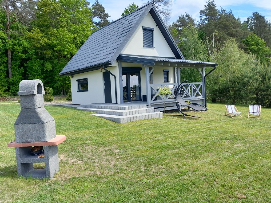 Domek nad jeziorem Narie w Bogaczewie