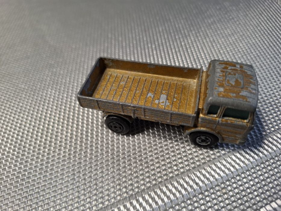 Matchbox mercedes benz model samochodu
