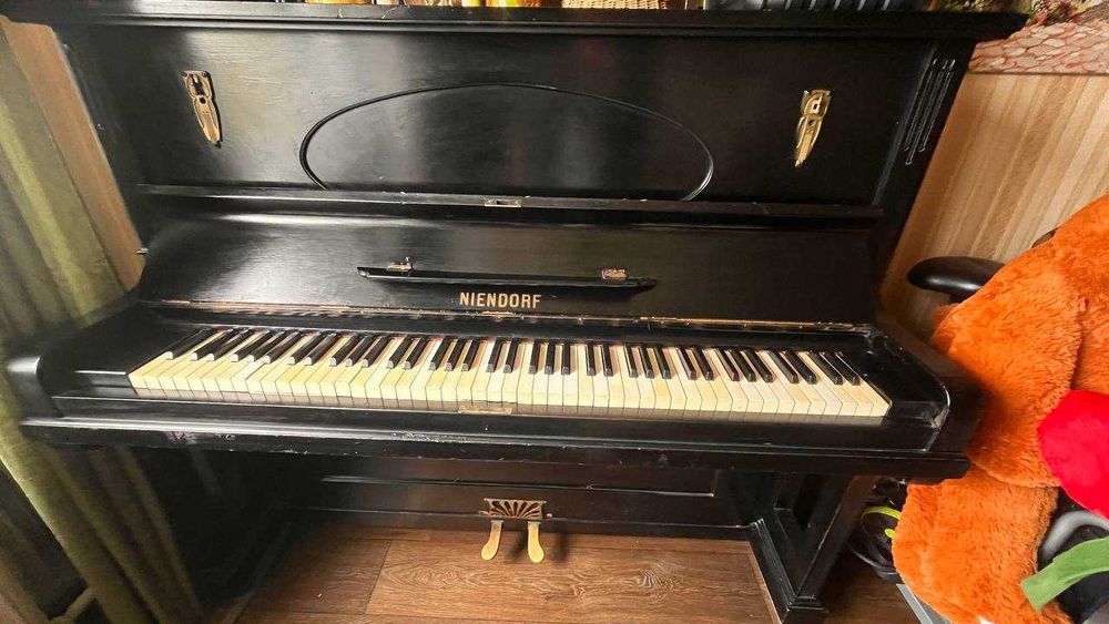 Фортепіано, рарітет, в гарному стані, більше століття  віку, строїть