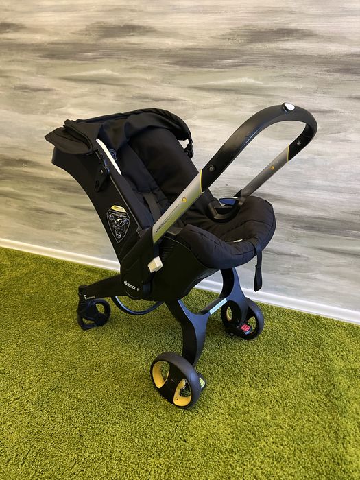 Продам Автокрісло Doona +
