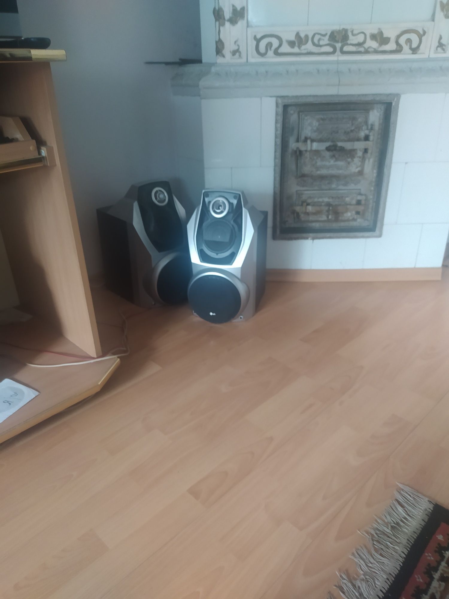 Sprzedam głośniki bardzo w dobrym stanie oraz wierze
