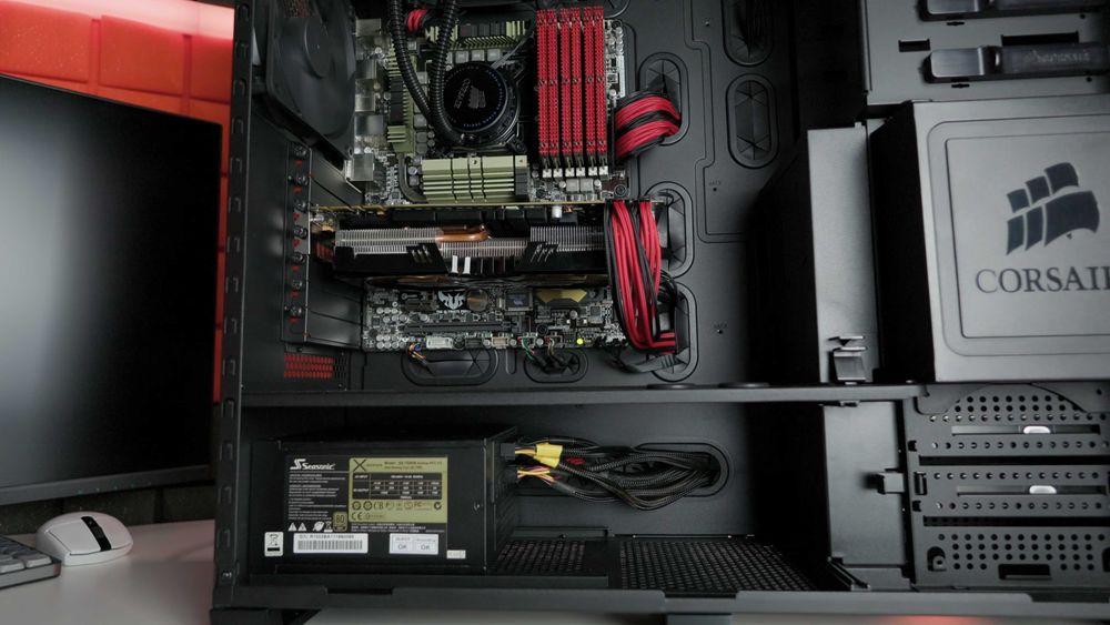 Komputer kolekcjonerski z 2010 roku projekt YouTube, i7 980X + GTX 580