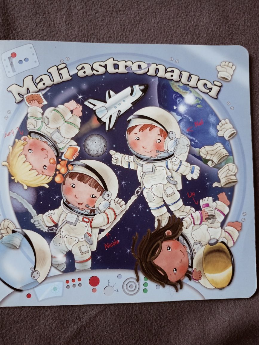 Książka dla dzieci "Mali astronauci" - 6zł