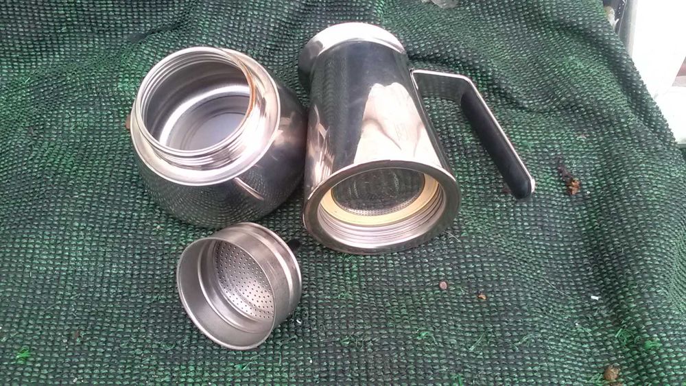 Cafeteira pequena nova