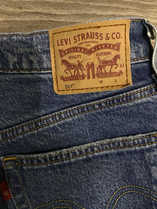 Продам джинси Levis 501