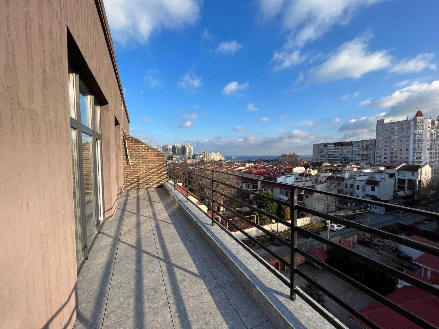 В продаже 2 комнатная квартира с Террасой 36 КВ м в Аркадии.10076